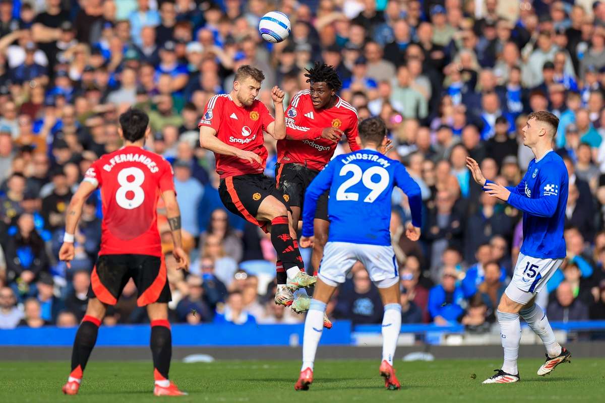 Манчестер Юнайтед спасает ничью с Эвертоном и предотвращает еще одну катастрофу