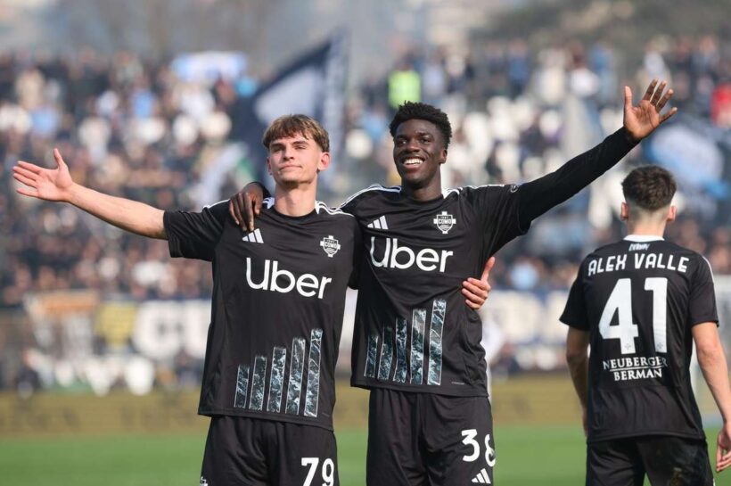 Абсурдное самоубийство и неожиданное поражение Наполи, Inter остается лидером серии А