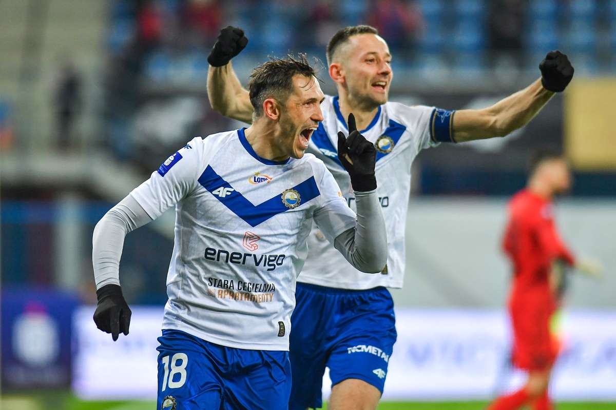 Пятница с Ekstraklasa: ничья в Gliwice, лидер стола Ракова благодаря хиту Кохергин