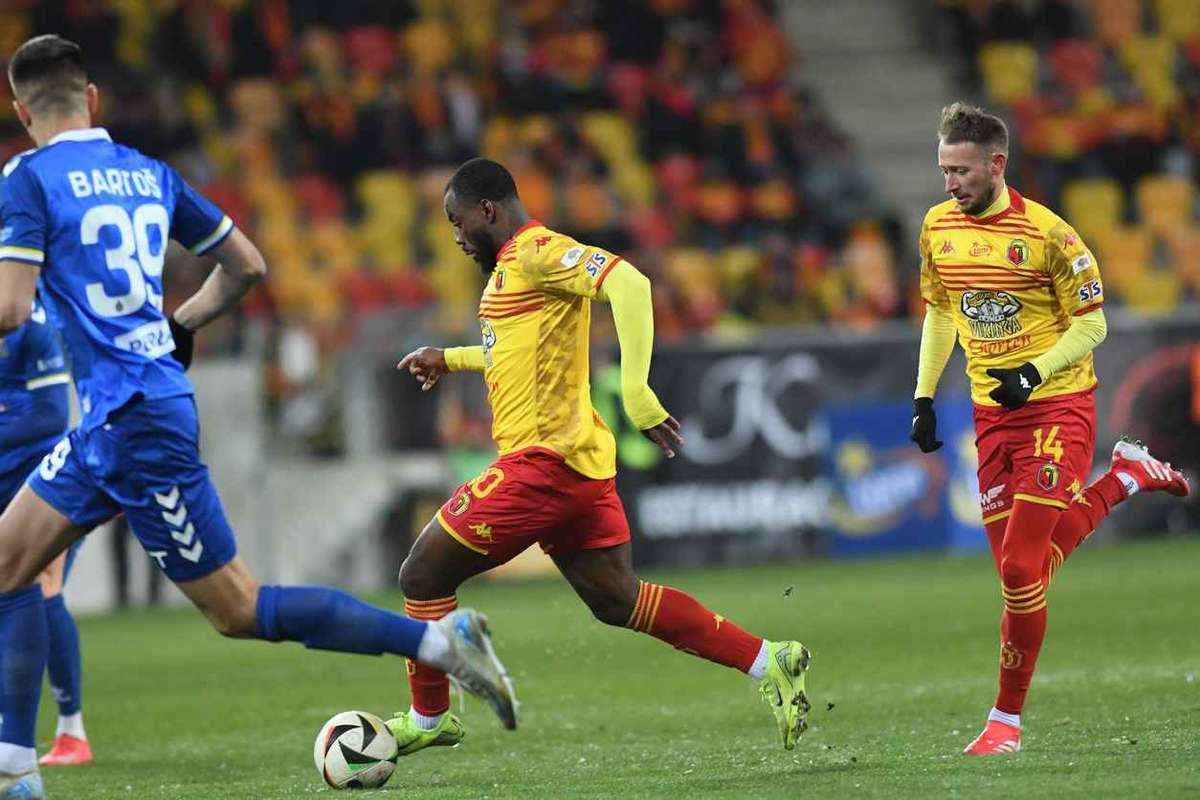 Воскресенье с Премьер -лигой: Ягеллония снесла мотоцикл и догнал лидера!