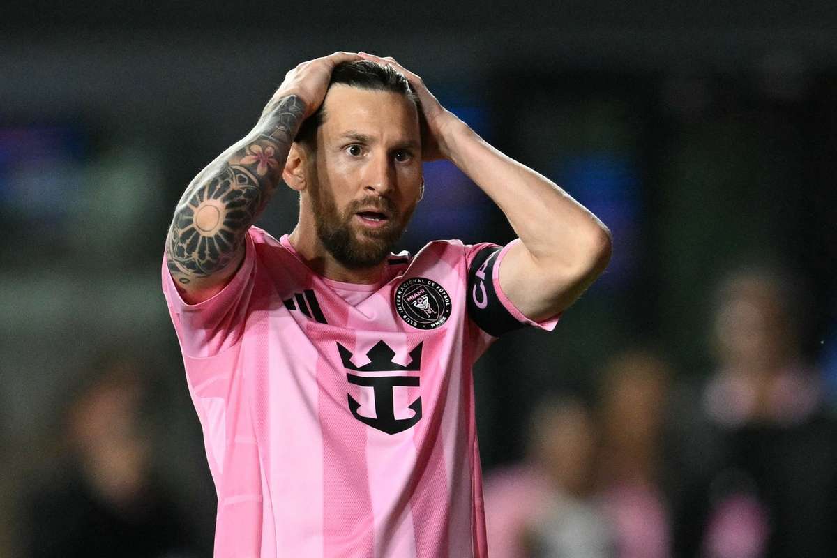 Месси оштрафован MLS после того, как схватил шею тренера из Нью -Йорка