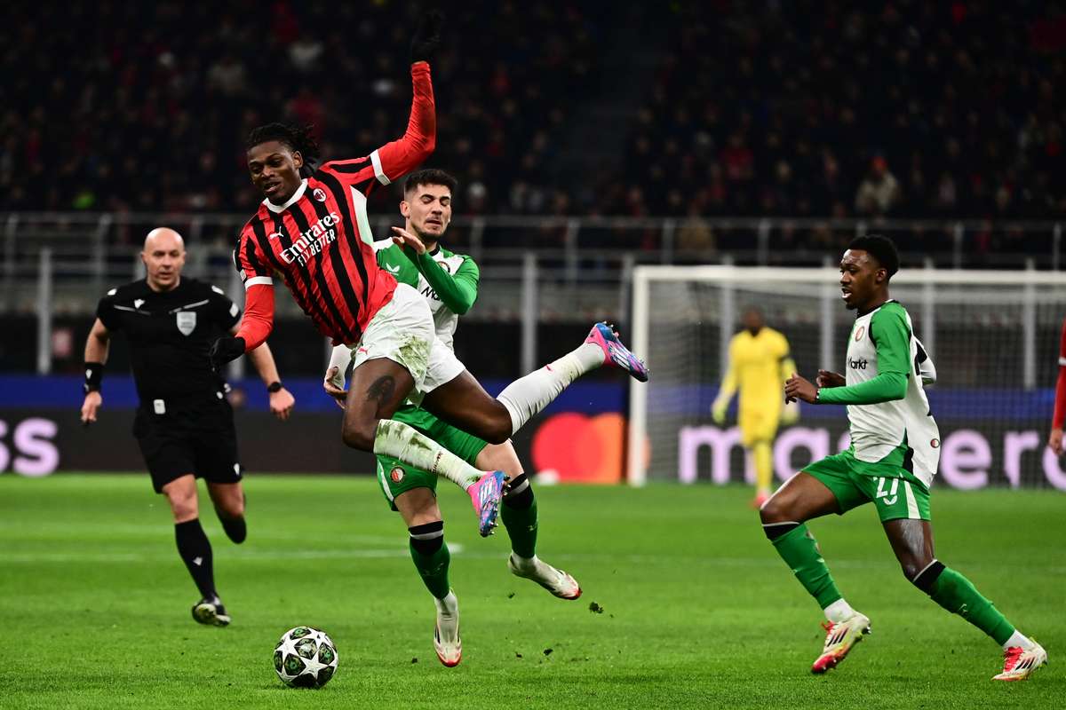 Быстрая цель гименеса, Красный Эрнандес. Feyenoord с моделью бросает Милан из LM