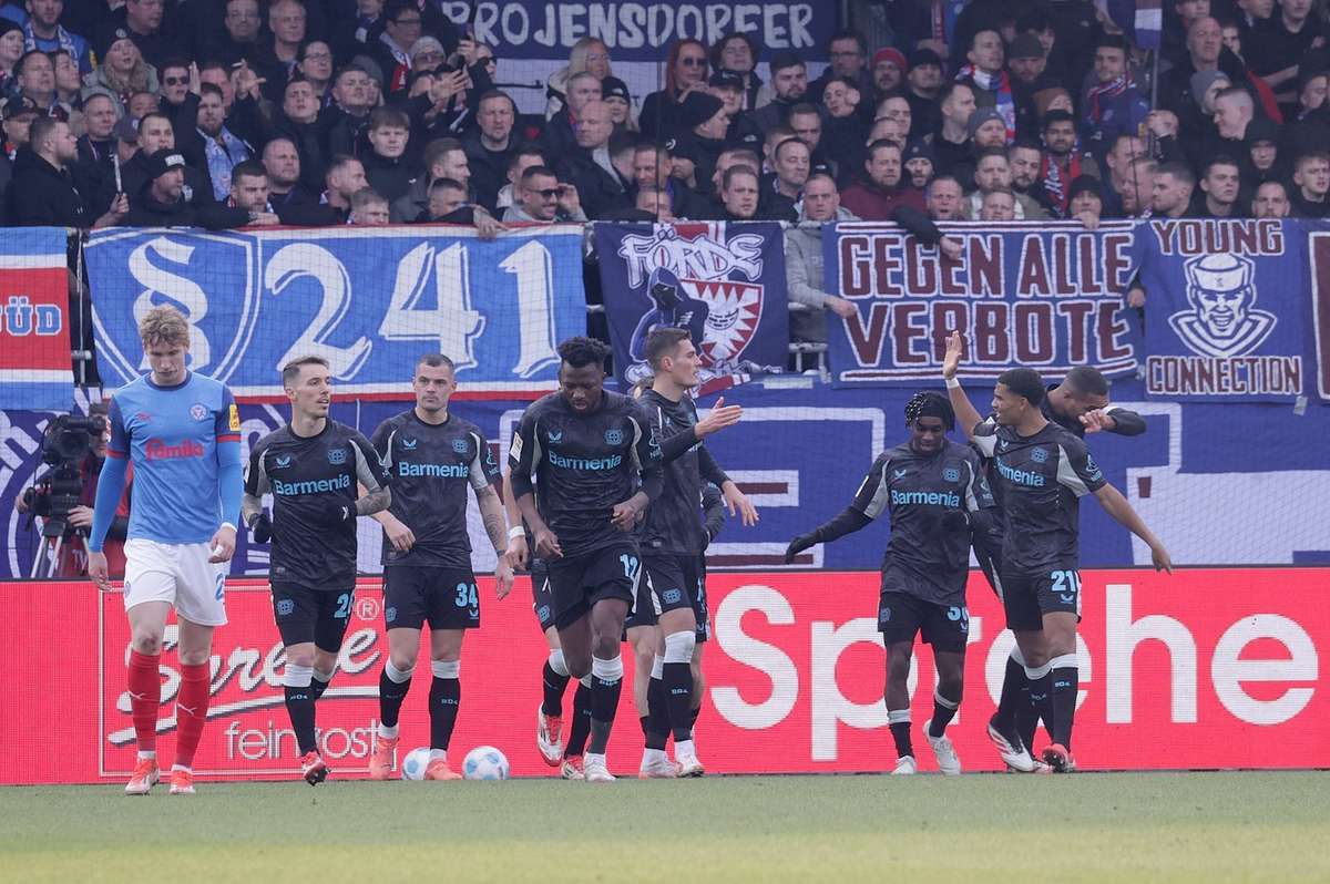 Мастер нажимает на лидера, еще один удар Шика. Вольфсбург теряет очки из Бочума