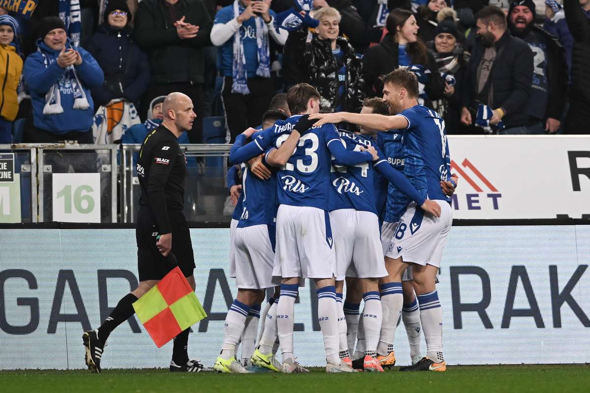 Глава очередей Ekstraklasa в пятницу - лидер играет с Rakow