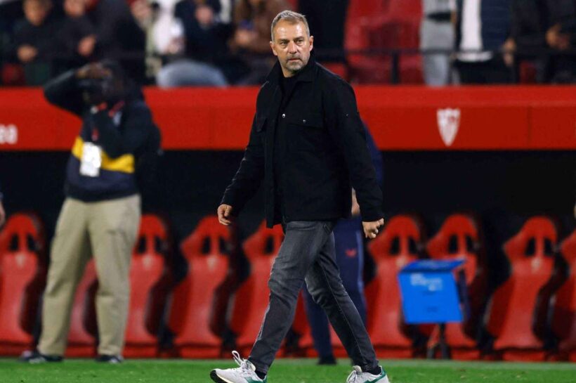 Flick призывает игроков и тренеров уважать судей после критики Хосе Мунуэра Монтеро