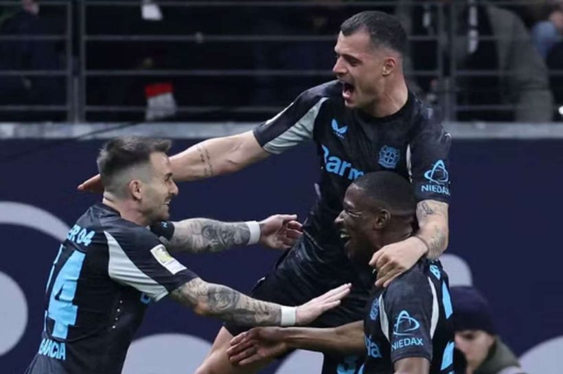 Байер решил матч с Эйнтрахтом с тремя быстрыми ударами