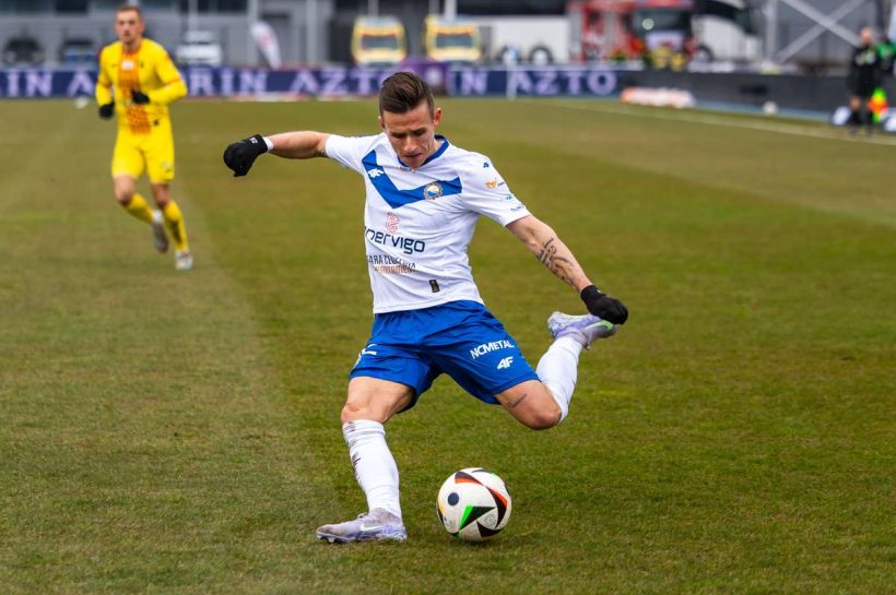 Красная карта Дамиана Кедзиора, она не должна пауза