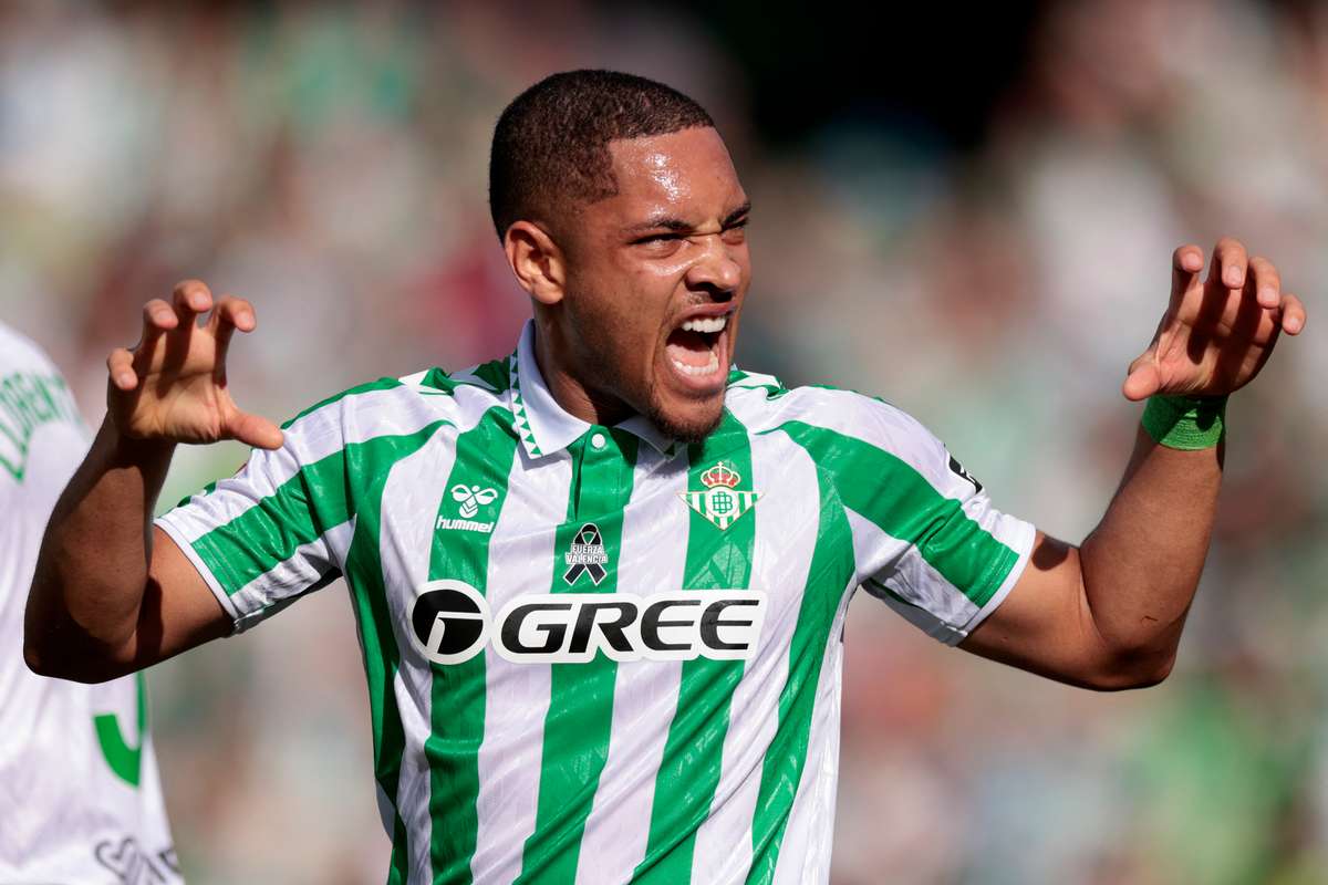 Официально: Vitor Roque покинул Барселону, рекордную перенос Palmeiras