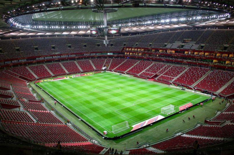 PGE Narodowy Roof останется закрытой для матча в понедельник с Мальтой