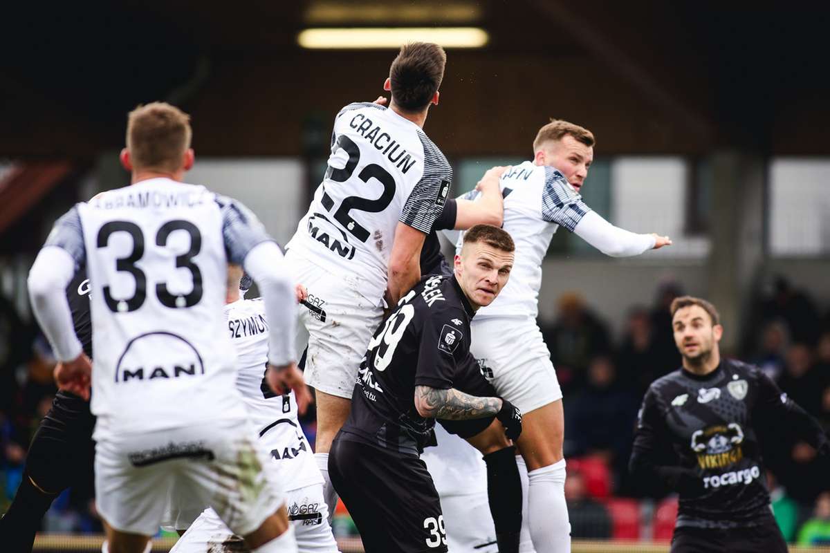 Воскресенье с Ekstraklasa: Пушча исполняет свою мечту, первую победу дома в Премьер -лиге