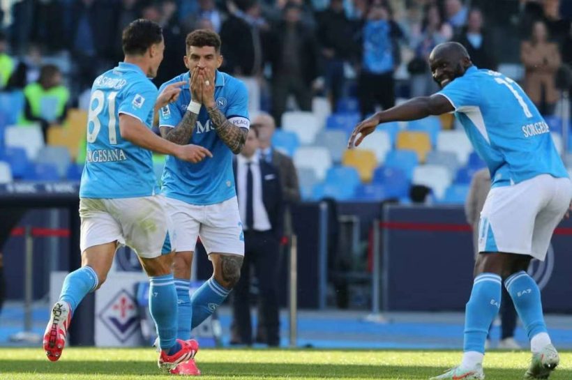 Наполи победил Фиорентину и в погоне за Интер. Лукаку почти как Левандовски