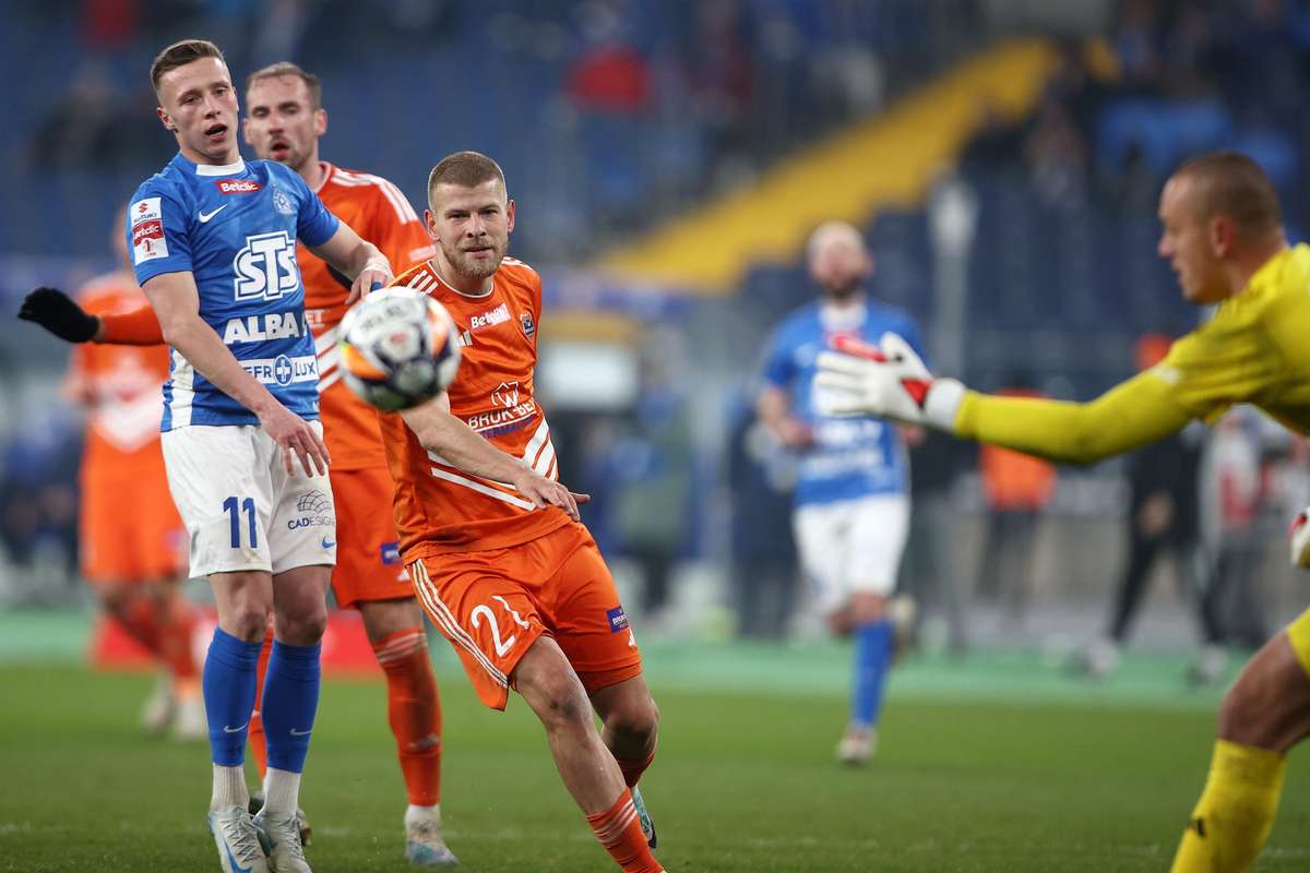 Ничья, несмотря на дважды. В -третьих подряд подразделение лидеров из Nieciecza