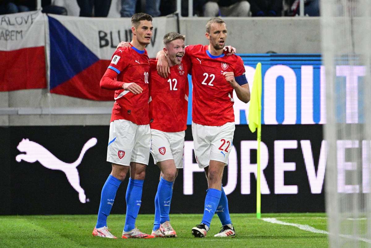 Рядом с сюрпризом, но Doublet's Schick предоставляет чехи победой с овечьями