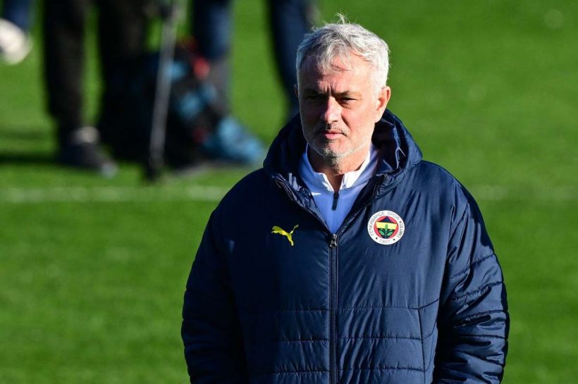 Моуринью посадил акт на скамейке, потому что Тоттенхэм хотел наблюдать за ним