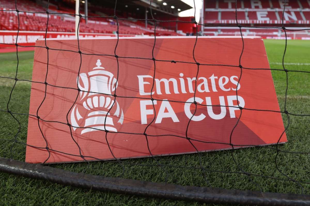 Полуфиналы Кубка Англии: Aston Villa встретится с Crystal Palace to Wembley