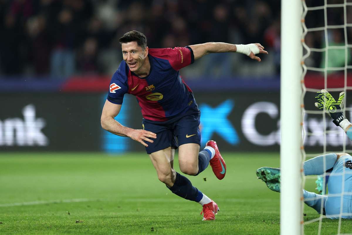 Барселона Громи Осасуна на выдающейся встрече. Цель Левандовски, Дэни Ольмо травма