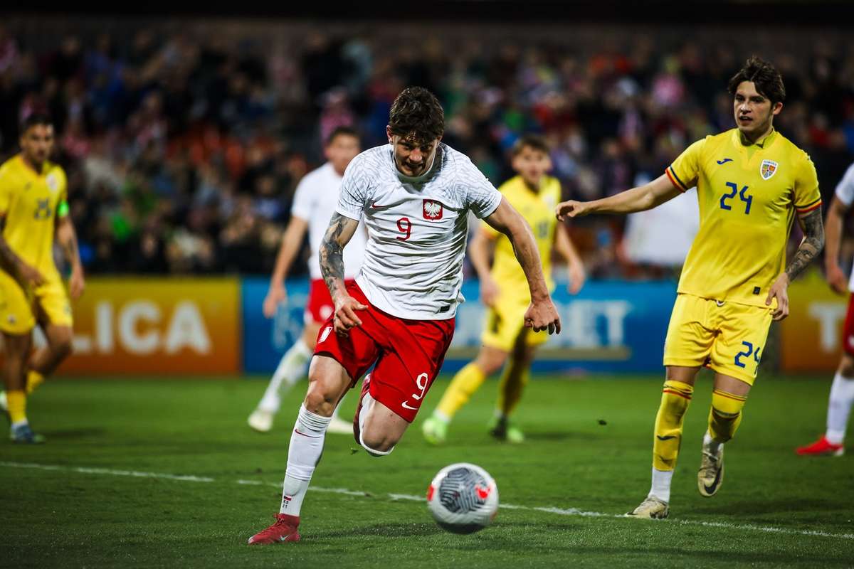 Польская сборная U20 победила Румынию. Фантастическая цель Карасиньского