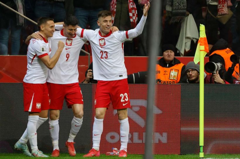 Роберт Левандовски среди лучших стрелков национальных команд. Полюс преследует Лукаку