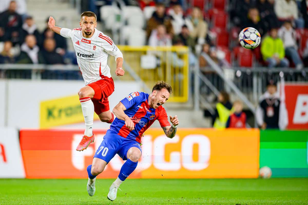 Łks и движение не удалось фанаты, победный марш Полонии Варшава к Премьер -лиге