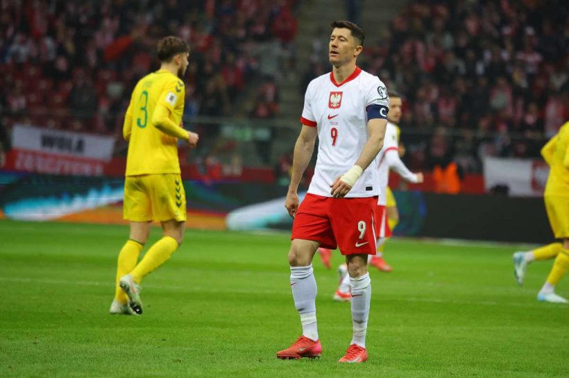 От 0 до 157, то есть количество Роберта Левандовского в сборной Польской сборной