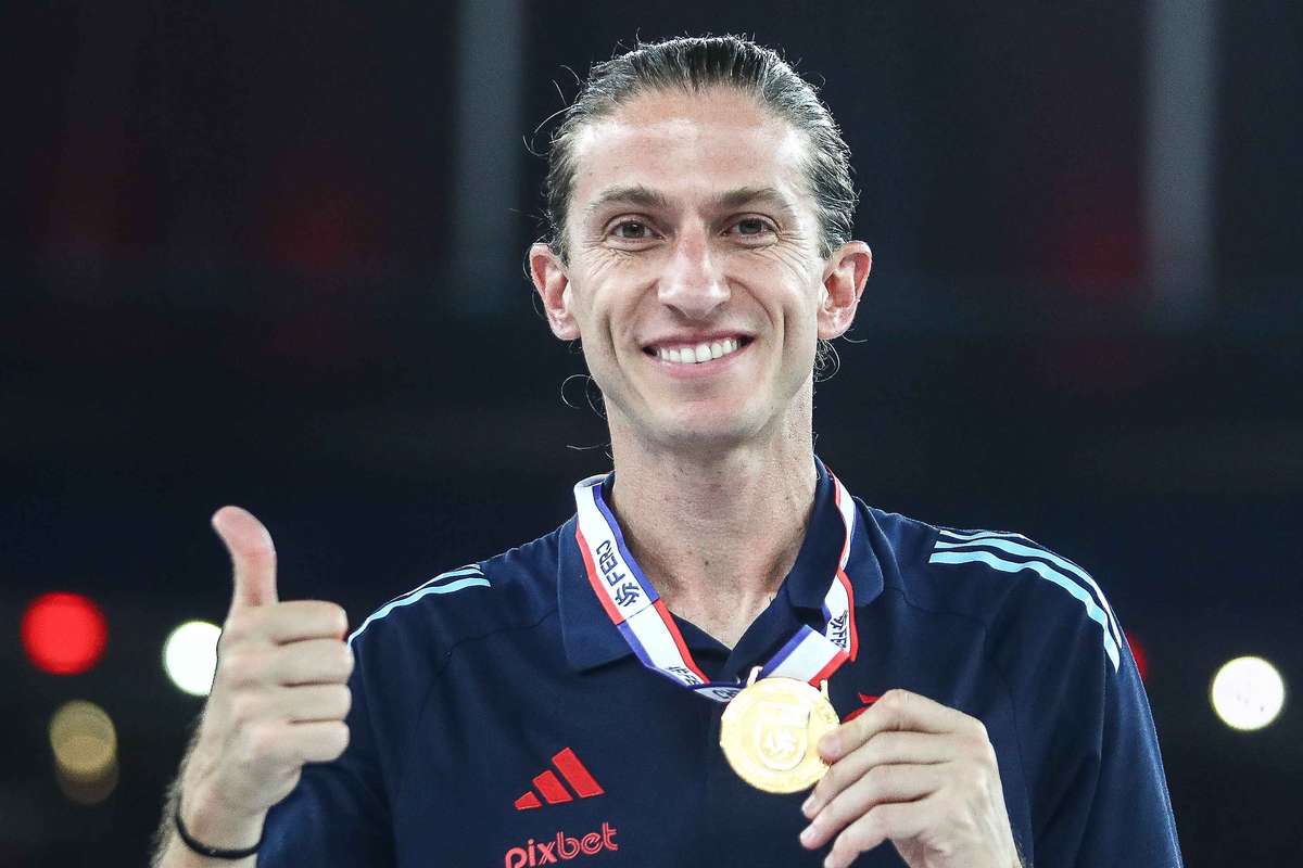 Филипея Луис выиграл 3 титула в качестве тренера Фламенго и имеет больше трофеев, чем неудачи