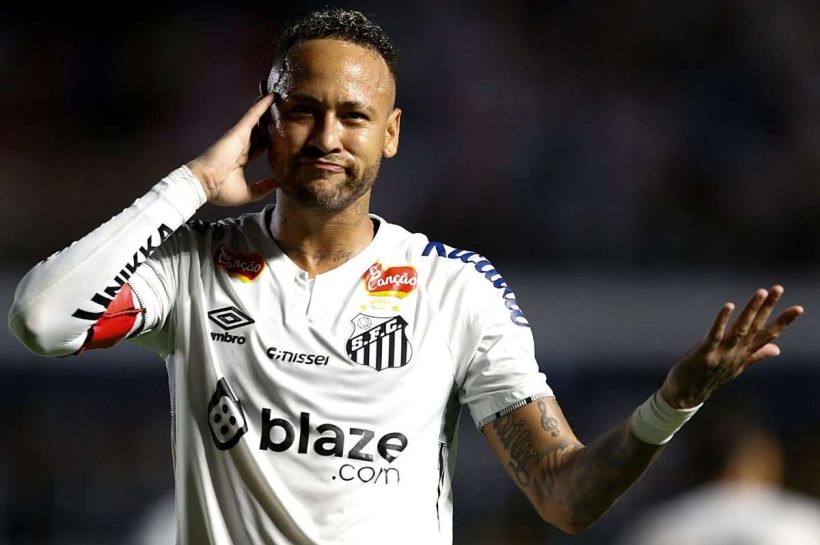 Неймар получает от штрафного удара, и Сантос побеждает Р.Б. Брагантино в четвертьфинале Паулиста