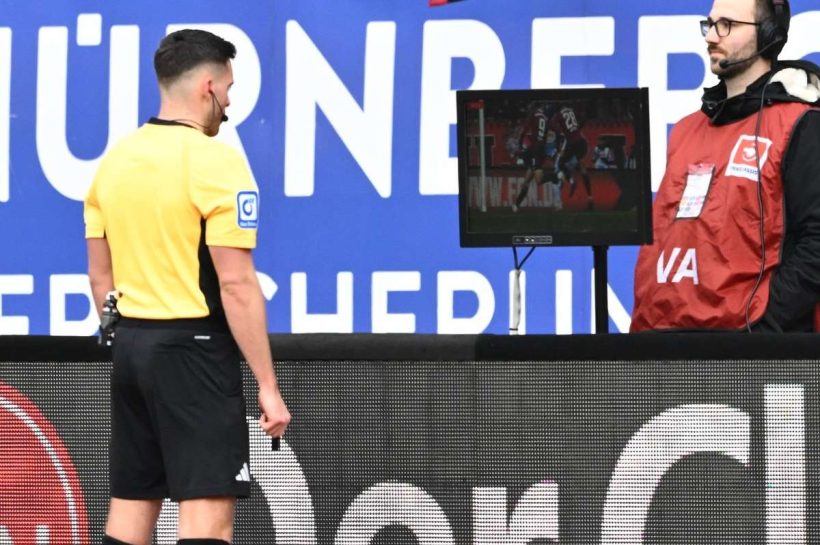 Норвежские клубы решили не отказываться от VAR после бурных дебатов