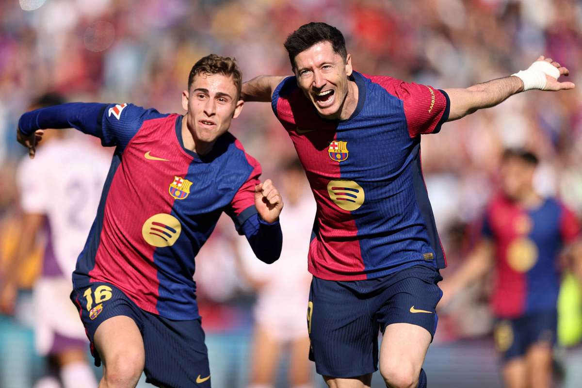 Doublet's Lewandows's Doublet дает еще одну победу в Барселоне. Szczęsny без чистой учетной записи