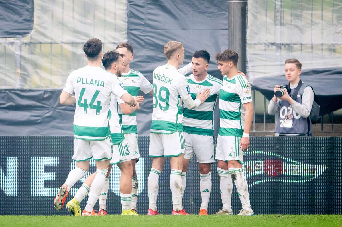 Лехия Гданьск полетел в течение десятилетней группировки в Объединенные Арабские Эмираты