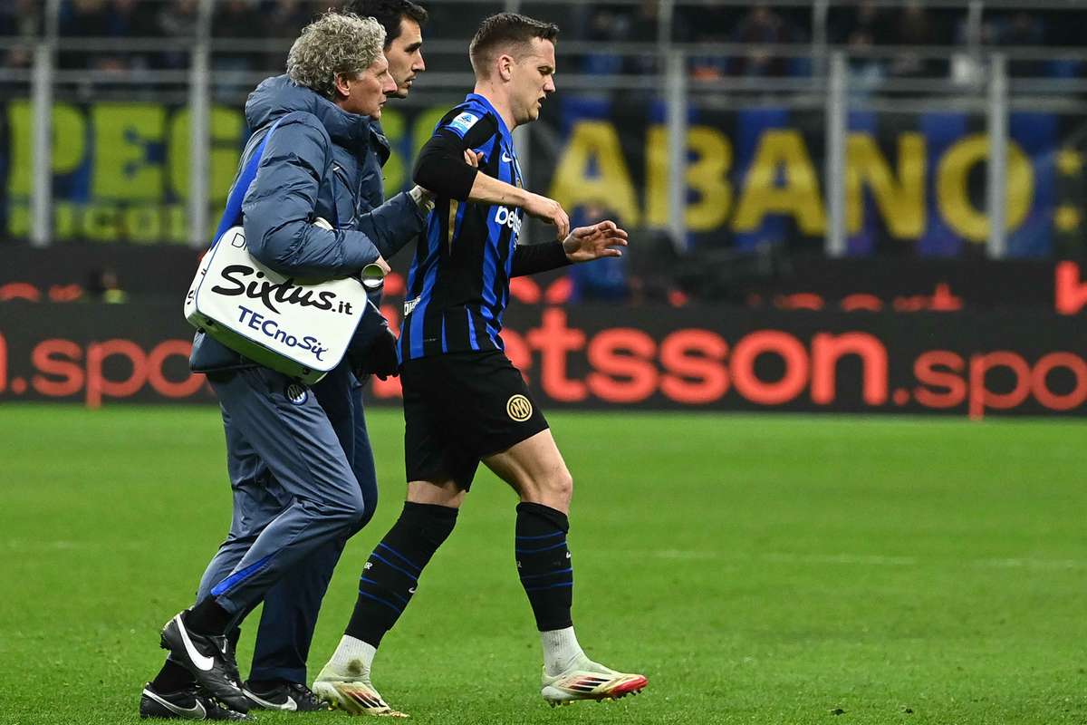 Inter реверсирует результат и увеличивает преимущество. Три минуты на поле и травму Зилиньского