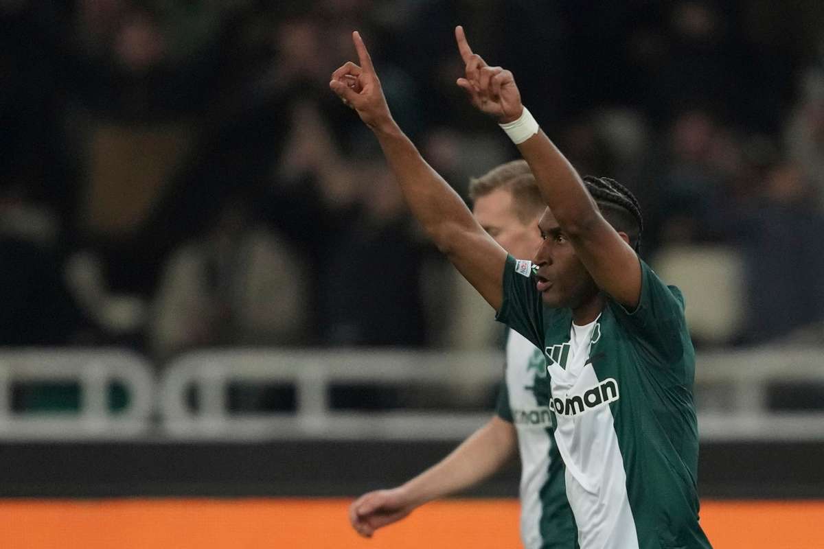 После цели Шидерски Панатинаикос побеждает Фиорентину в триллере лиги конференции