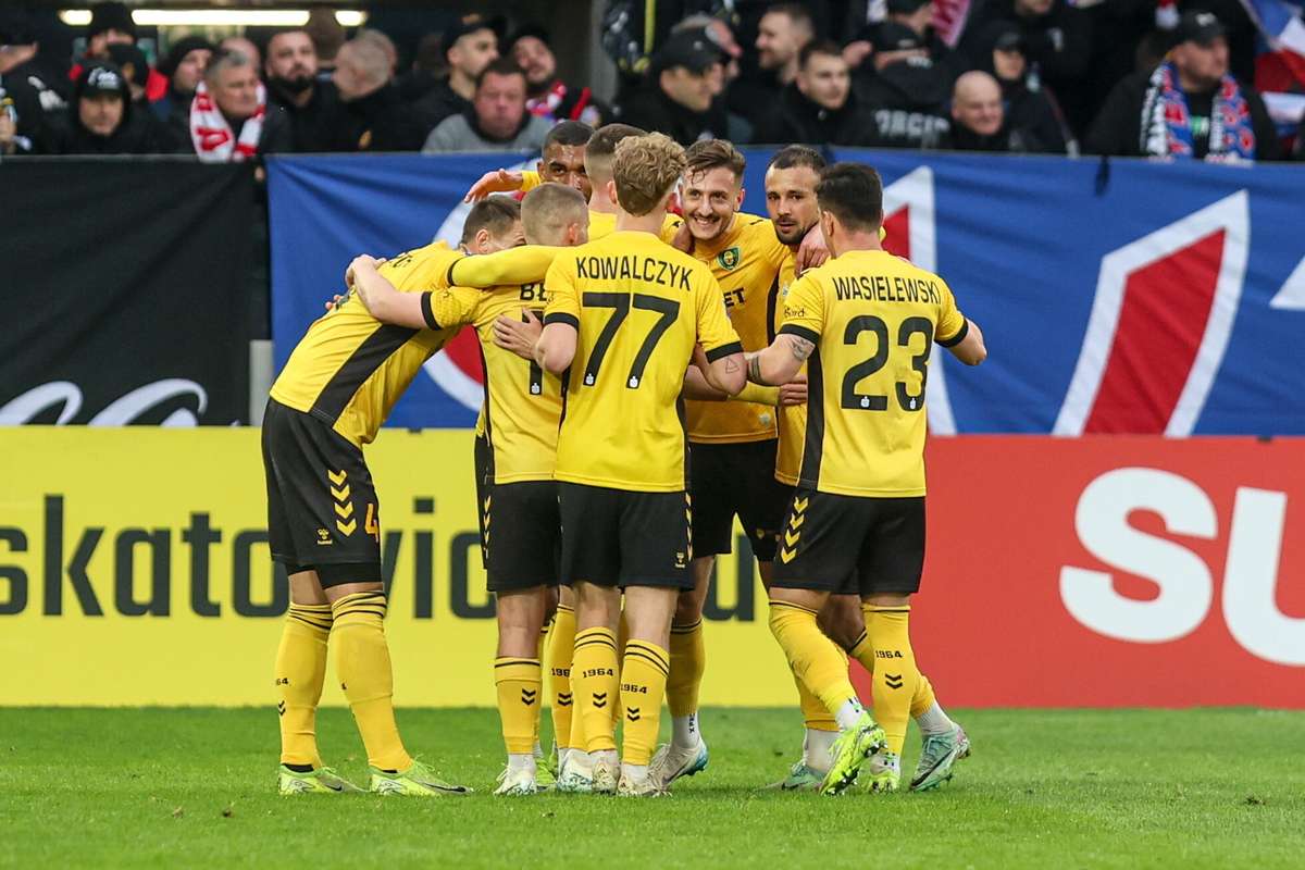 Воскресенье с Премьер -лигой: Шимчак был увенчан фестивалем Катовице в последние секунды!