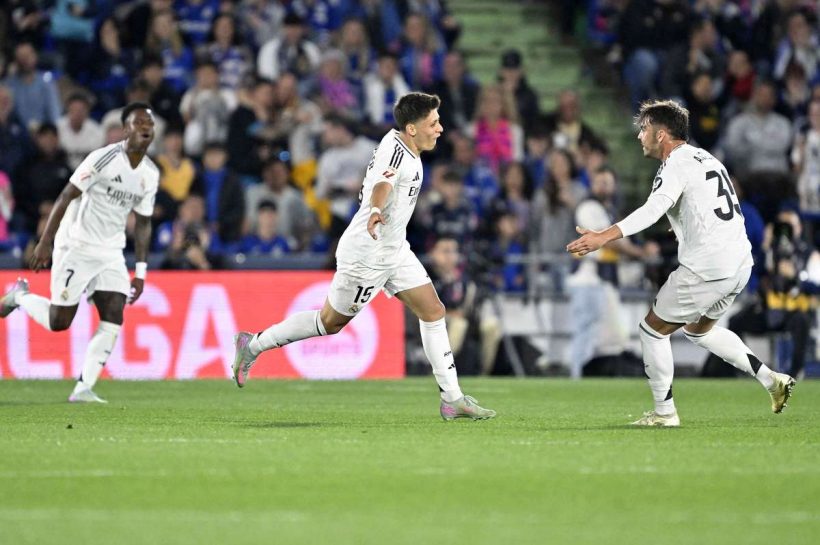 Герой настоящего Гюлера. Turek предоставляет выигрышную и поддерживая мечты о названии