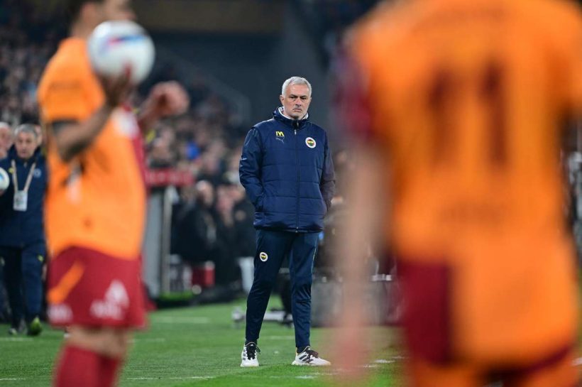 Моуринью в коротком списке кандидатов, чтобы покрыть персонал Бразилии. Кто примет этот вызов?