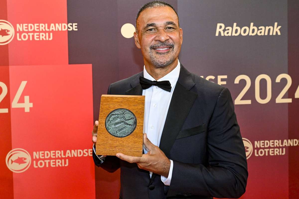 Рууд Гуллит: Челси все еще загадка, он все еще ищет ее личность