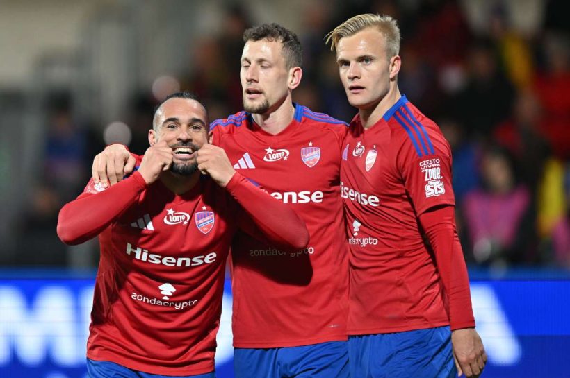 В 30 -м раунде Премьер -лиги фанатинка сыграет с командами из нижней части стола