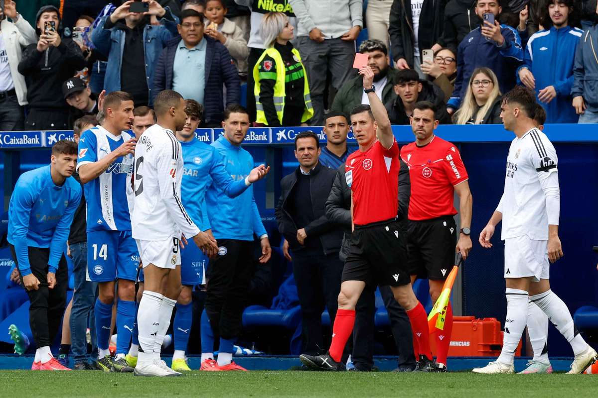 Бросаете MBAPPE? Он отреагировал на фолы, совершенные против него, говорит Давиде Анчелотти