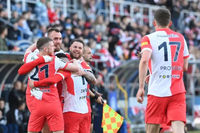 Вернитесь на трон через четыре года. Славия Прага празднует 22 -й Чемпионат Чемпионата.