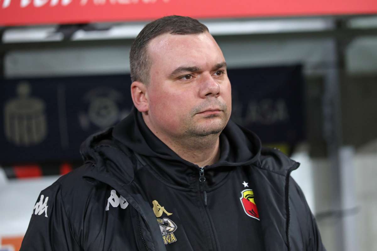 Адриан Симиенц: Футбол не любит такие комментарии, что победа - это формальность