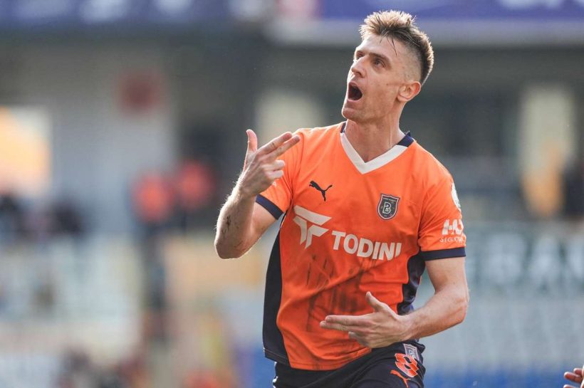 Цель и красная карта из пяти. Козловски также был выброшен из поля