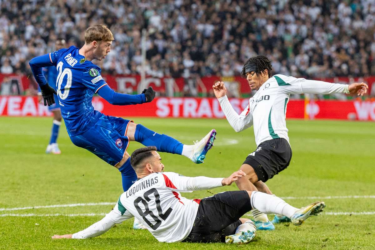 Maduke Doublet, защищенный Тобиасом. Legia проигрывает с «Челси» в четвертьфинале LK