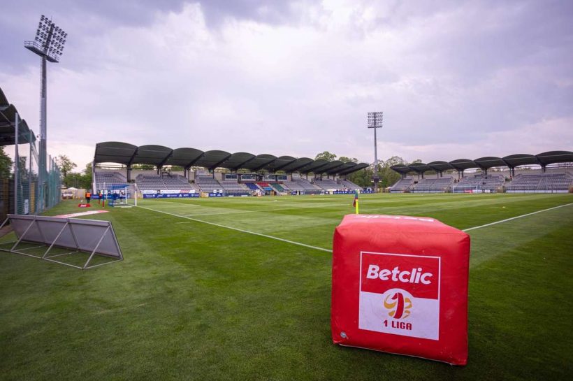 Мидзи Легнике пришлось защитить игроков своей академии от расистской охоты