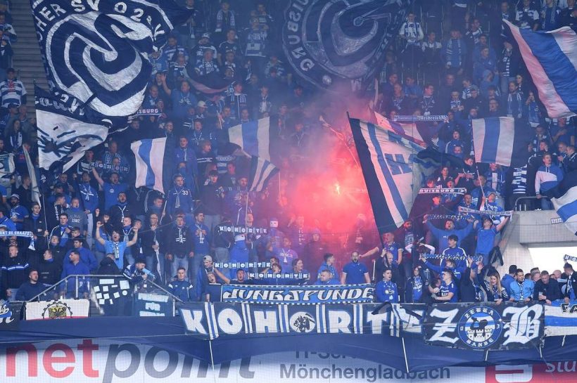 16 000 фанатов в немецкой региональной лиге! Итак, Дуйсбург празднует повышение по службе