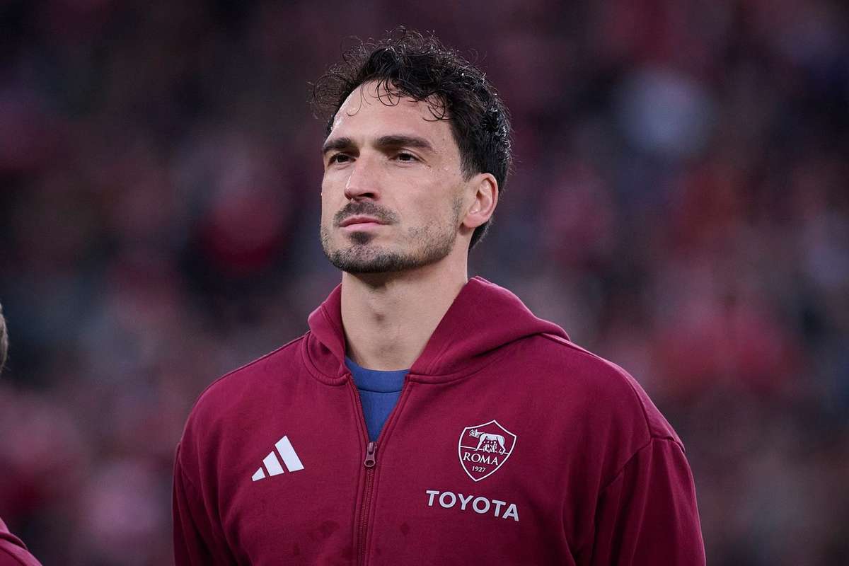 Официально: Матс Хаммелс заканчивает свою профессиональную карьеру после истечения контракта с Ромой