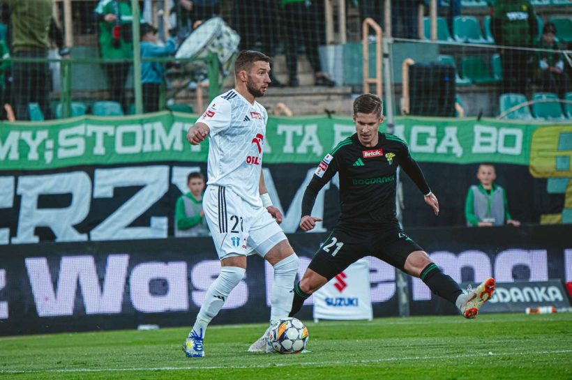 Bruk-Bet Termalica определенное продвижение по службе, много эмоций в ęczna. Полония в пьесе