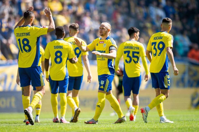 Арк - чемпион 1 -й лиги, мы знаем расположение баров. Pogoń Siedlce остается на ленте в лиге