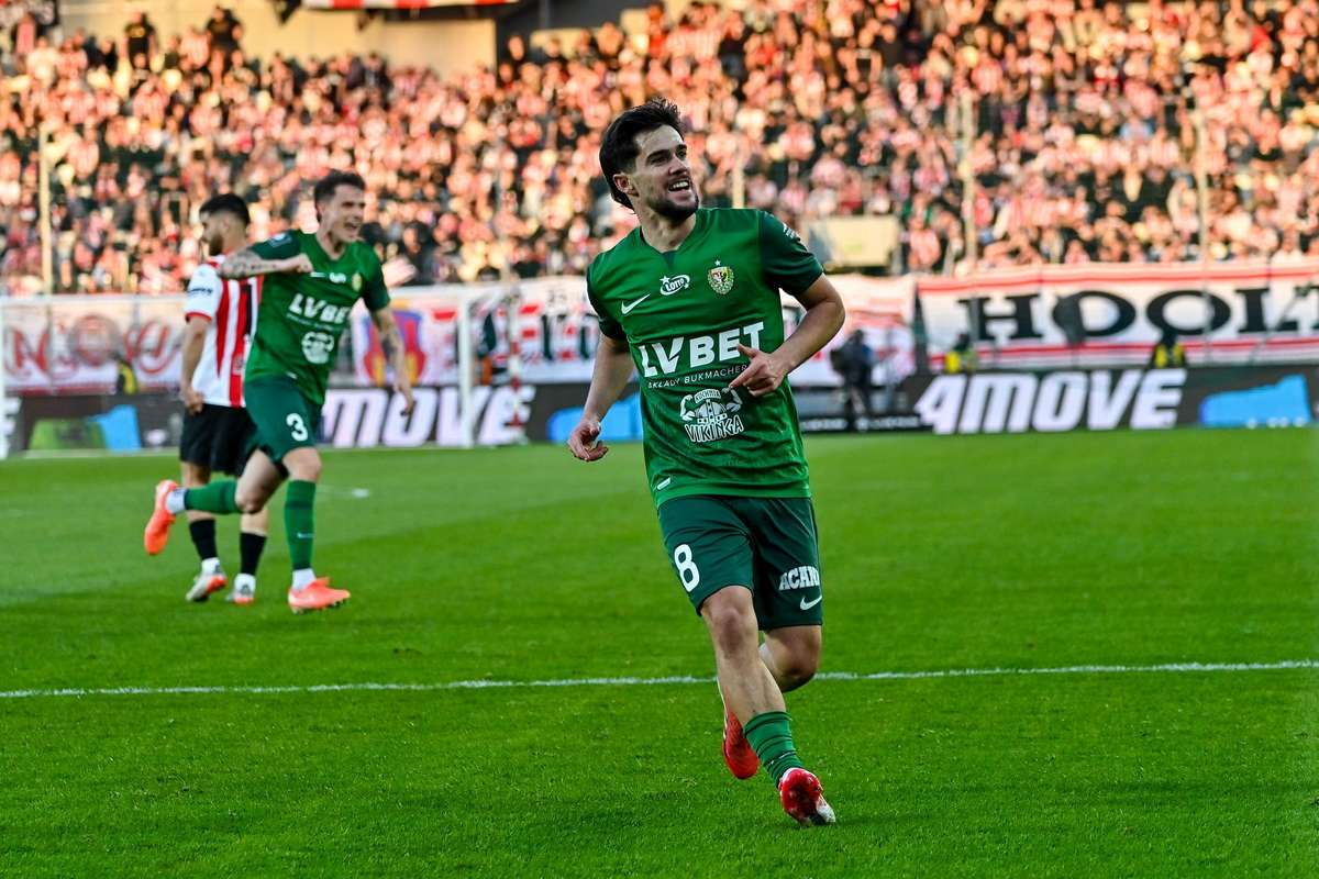 Силезия потеряла хорошего футболиста, но Хосе Позо останется в Премьер -лиге