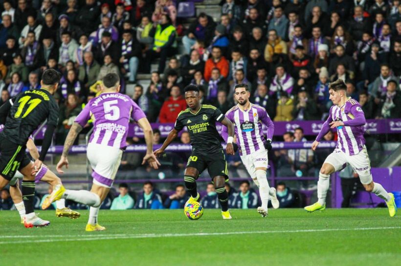 Пять фанатов осуждены за оскорбление Vinicius Jr: «Беспрецедентный веха»