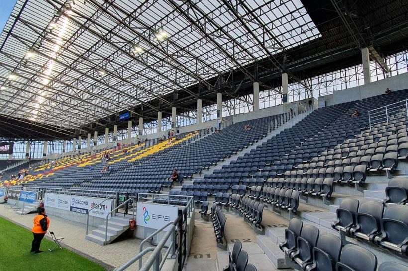 Преступление также заполняет трибуны в Zczecin, тысячи хотят посмотреть финал на крупных шотландцах