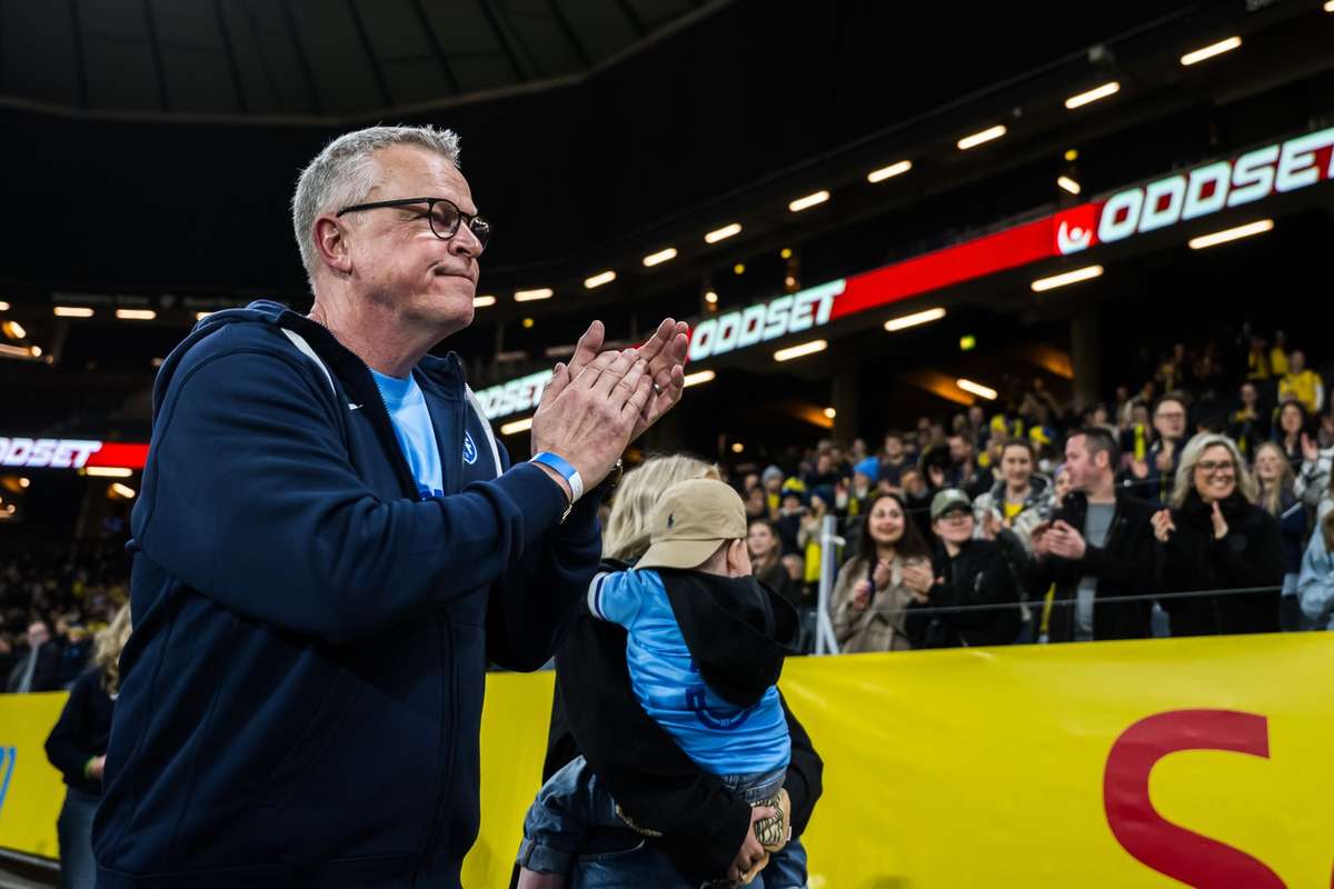 Бывший селектор водителя шведской сборной в конвой с помощью LVIV